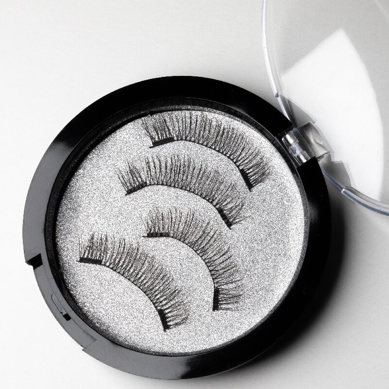 Magnetic-Lady-Lashes-Magneettiripset-malli-4_Kaikki_9354_1.jpeg